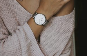 5 pomysłów na stylizację ze swetrem