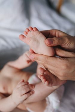 Jak dbać o prawidłowy rozwój stóp dziecka
