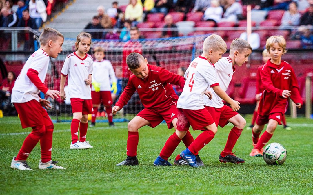 Obozy sportowe a zdrowie dzieci – dlaczego warto zainwestować w aktywny wypoczynek?