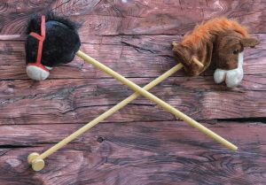 Jak wybrać idealne ogłowie dla hobby horse: Przewodnik dla właścicieli koni