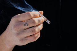 Efekty rzucenia palenia na skórę – jak poprawić kondycję cery?