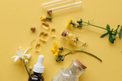 Olej żywokostowy z gojnikiem – zastosowanie i właściwości terapeutyczne