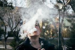 Vape shop – co powinien oferować sklep z produktami do vapowania?